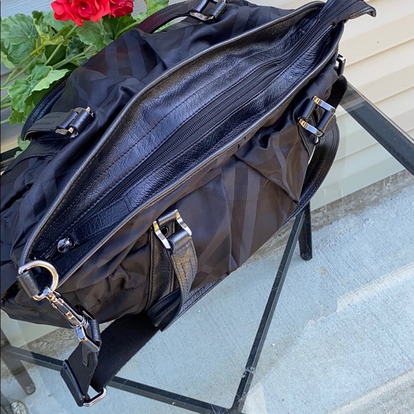 Authentic Burberry bag - Picture 7 of 16